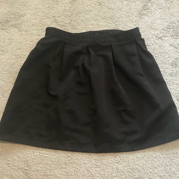 Bow Skirt - Picture 3 of 4